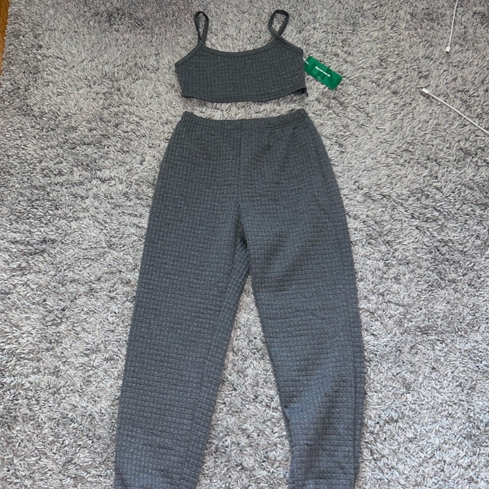 Shein Lounge Wear Gray Two Piece Set Joggers Size Small NWT - Picture 2 of 5